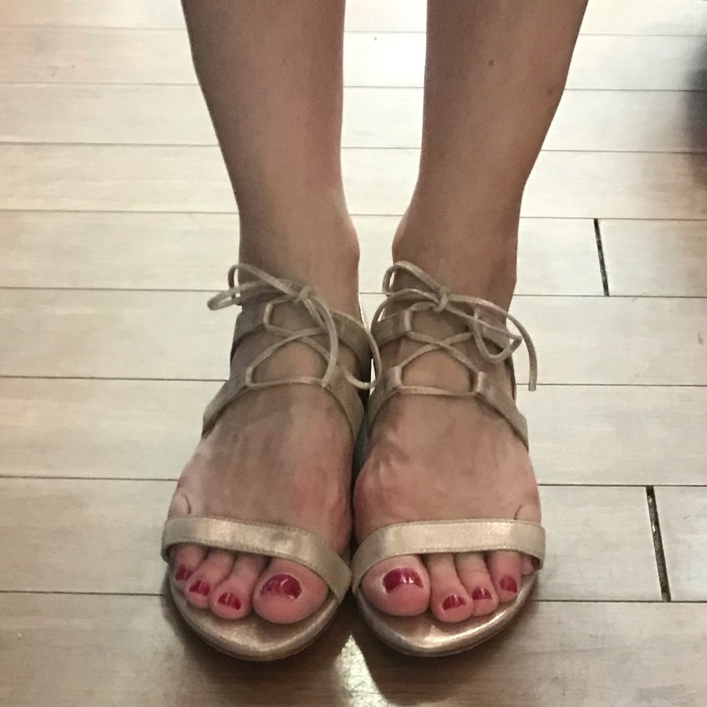 Pour LA Victoire Rose Gold Sandal Size 9.5